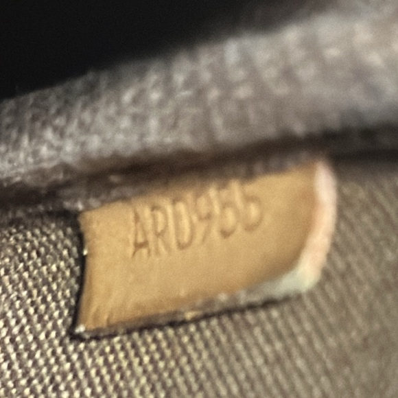 Louis Vuitton Classic Brown Monogram Pochette Accessories - Picture 14 of 14